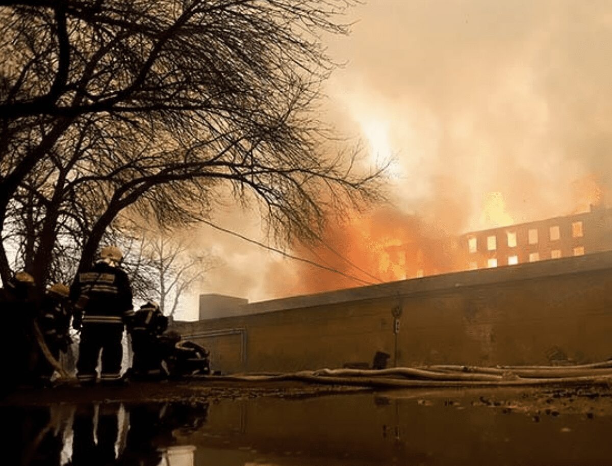Se incendia edificio del Ministerio de Defensa de Rusia