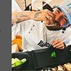 Maluma recorre el centro de CDMX sin ser reconocido