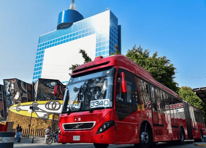 Viernes 28 de abril, modificaciones en el servicio de transporte público por concierto de Rosalía en el Zócalo