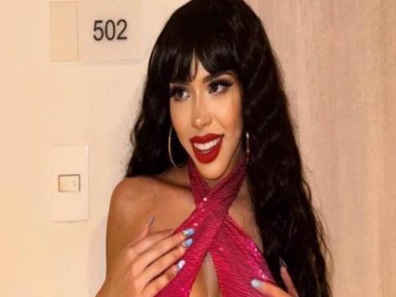 ¡Qué falta de respeto para la gran Selena!; critican a Yeri Mua por vestirse como la cantante