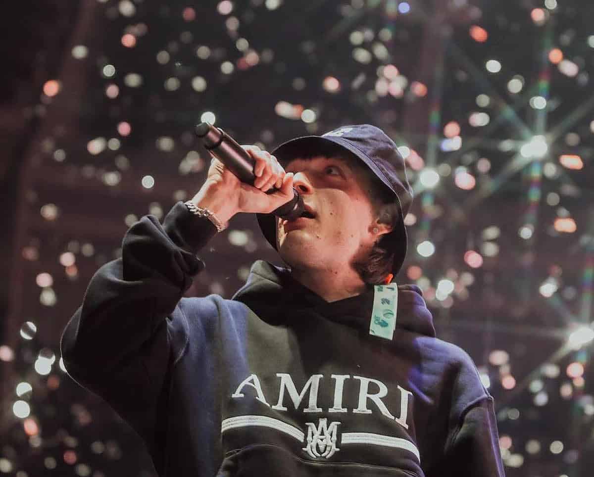 El cantante Peso Pluma estará en 'The Tonight Show' con Jimmy Fallon