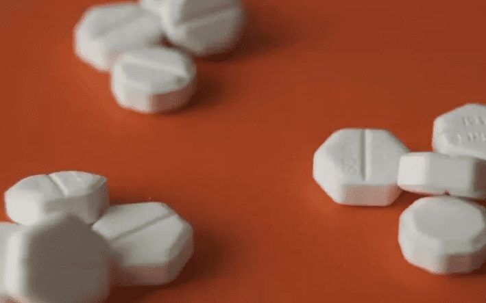 Estados demócratas de EU almacenan píldoras abortivas