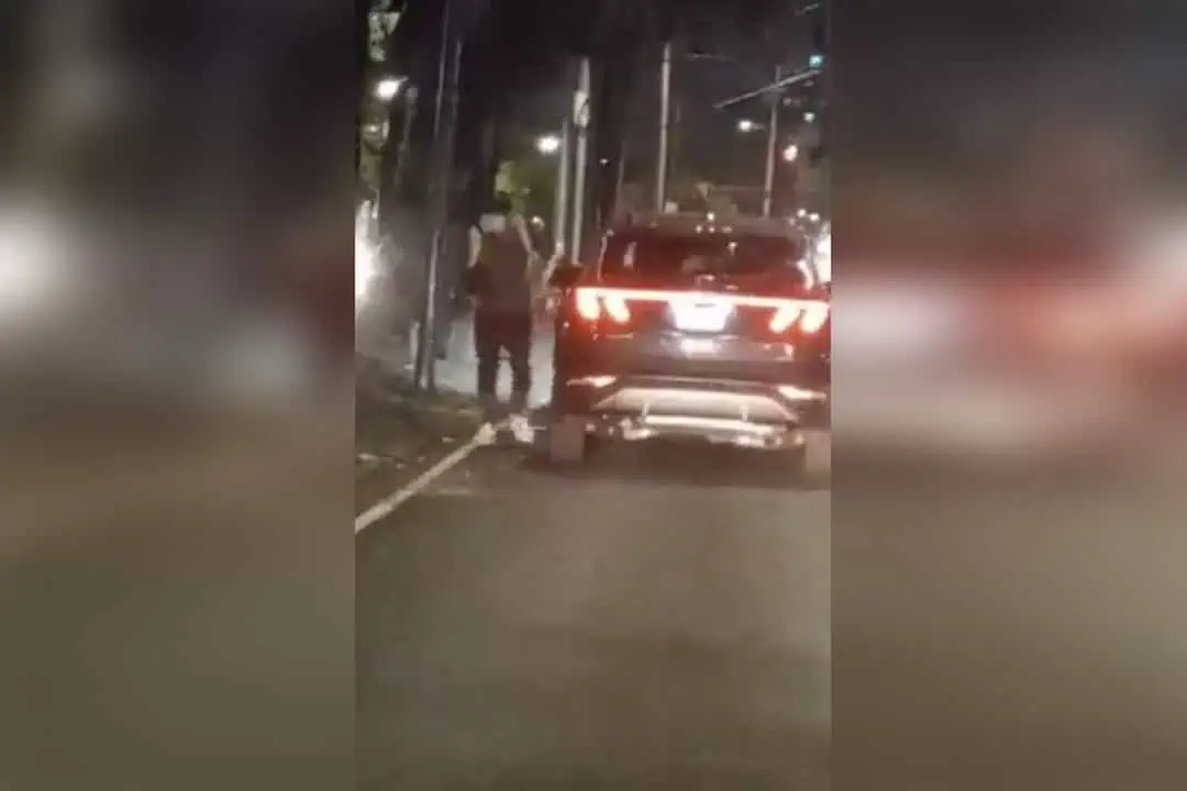 Captan en video un asalto a conductor en CDMX