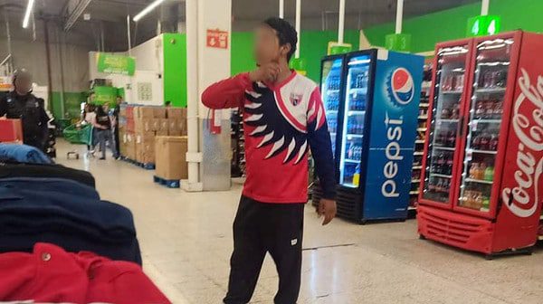 Un joven amenaza con suicidarse con un cuchillo en un centro comercial de Pachuca