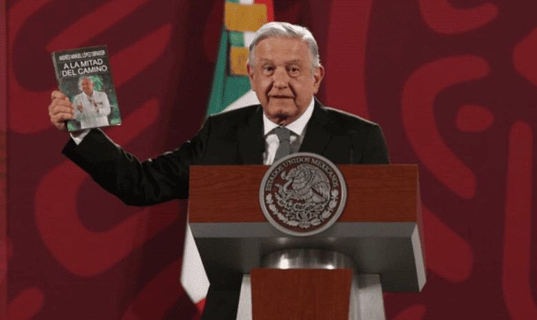 AMLO, asegura que recibe la pensión de adulto mayor porque no es millonario