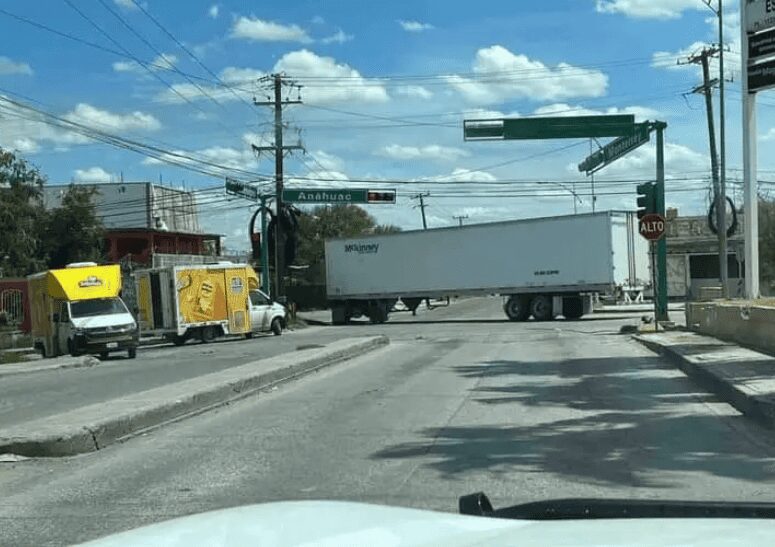 Pánico en Nuevo Laredo por balaceras y bloqueos