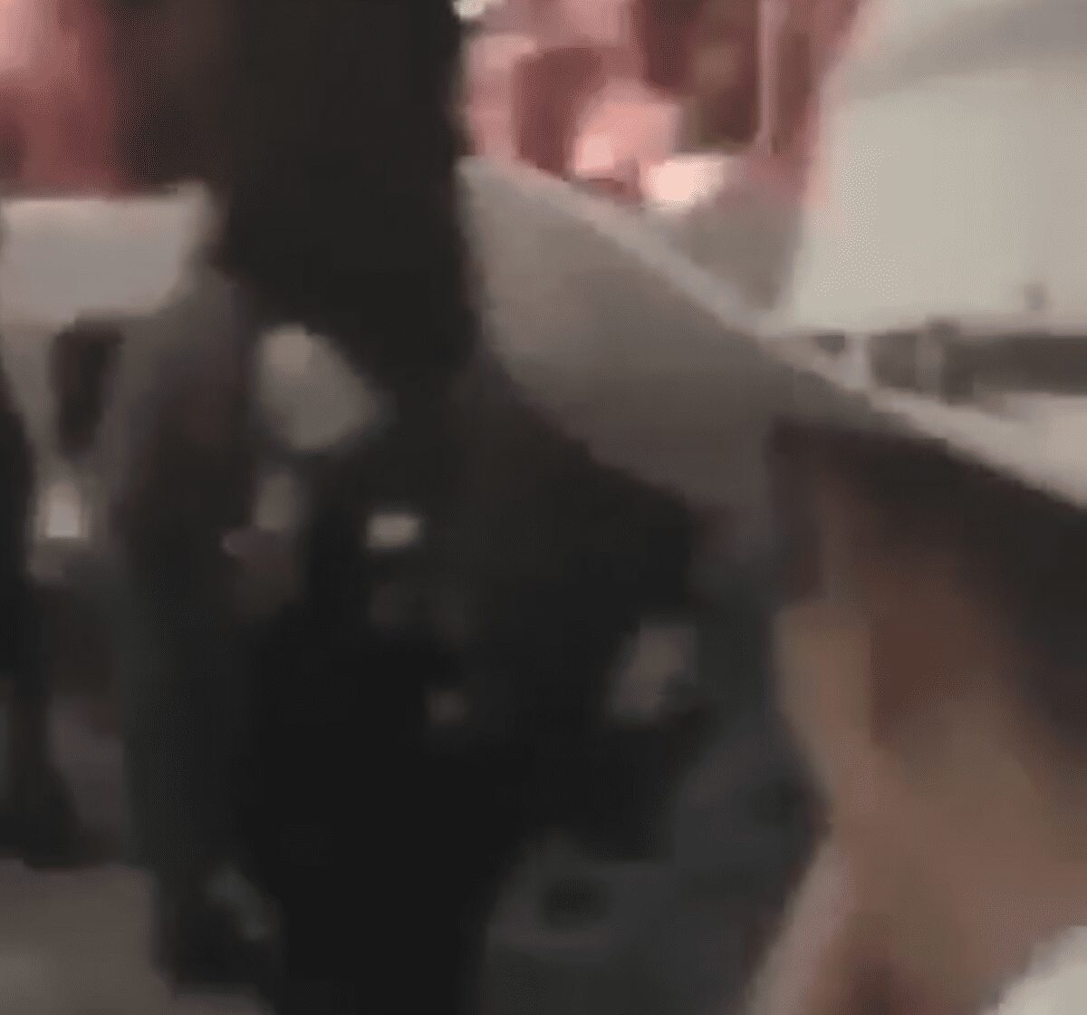 Grupo armado irrumpe en celebración del día de las madres, en Guerrero