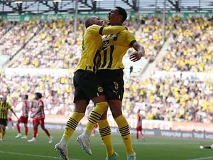 Borussia Dortmund vence a Augsburgo; está a un paso del título de Bundesliga