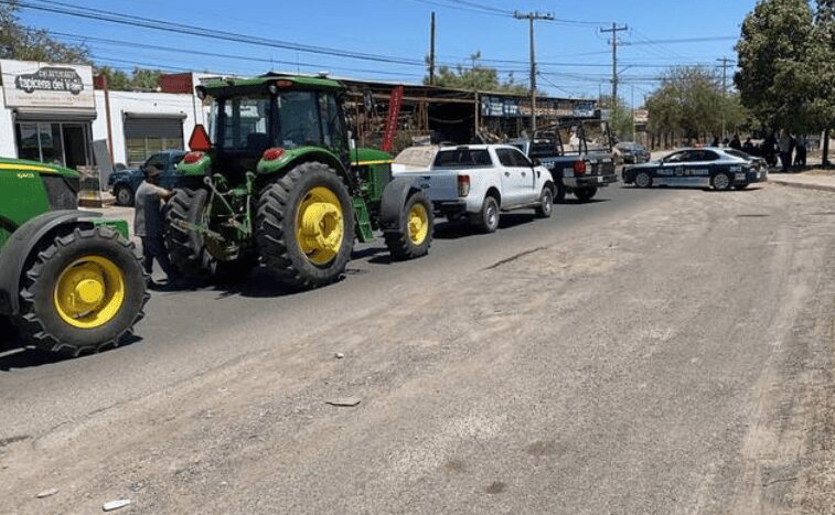 Desabasto de combustible por bloqueo al norte de Sinaloa