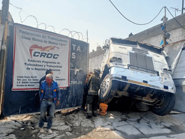 Derrumbe en alcaldía Cuauhtémoc deja lesionados
