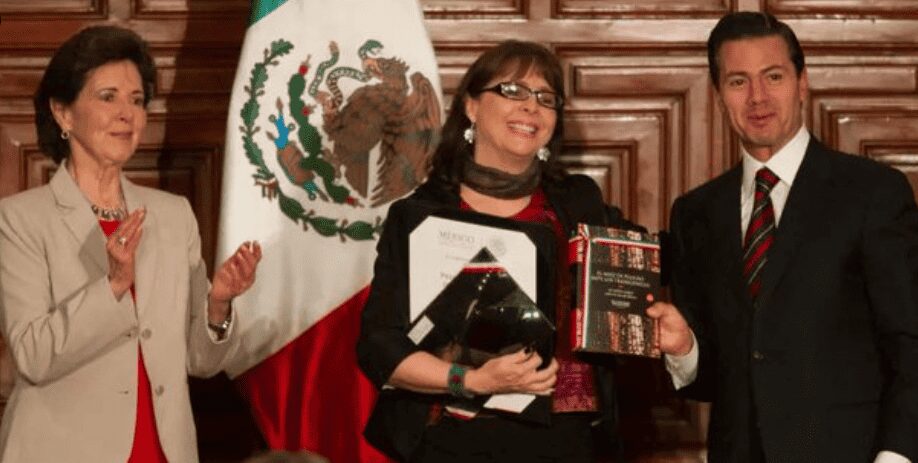 Directora de Conacyt; ‘No me fue fácil acudir a darle la mano a EPN’, pero que bien lo disimulaba