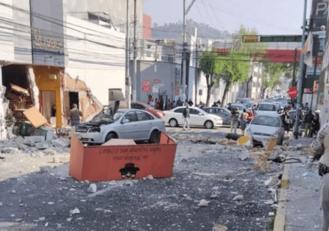 Se busca a familiares de lesionados en explosión en restaurante en Toluca