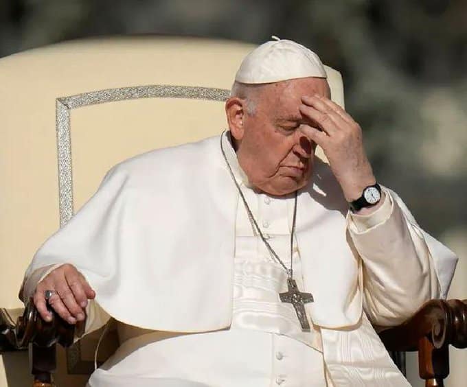 El Papa Francisco cancela su agenda de este viernes por padecer fiebre