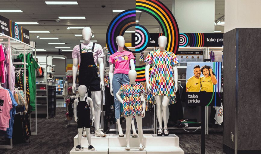 Tienda de ropa en Estados Unidos, lanza colección “Pride” para niños y bebés