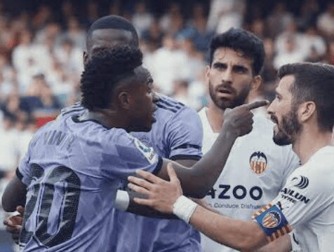 Aficionados que insultaron a Vinicius, serán castigados