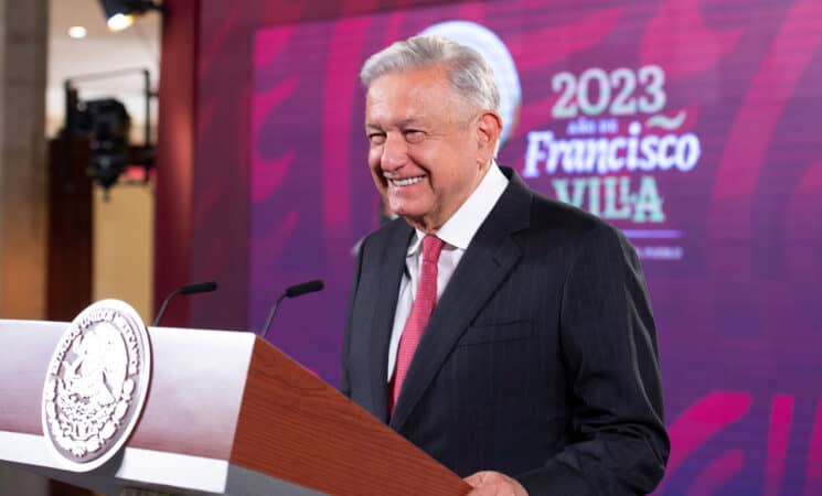 AMLO califica como “migajas” los ofrecimientos económicos por un voto
