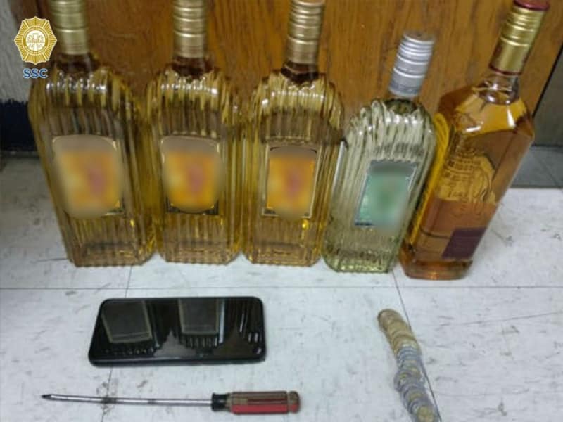 Asaltan Oxxo para robar tequila y seguir la fiesta