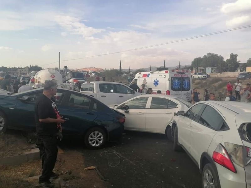 12 heridos en Hidalgo tras carambola de 11 autos