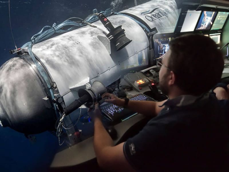 Durante la búsqueda del submarino desaparecido, localizan algunos restos