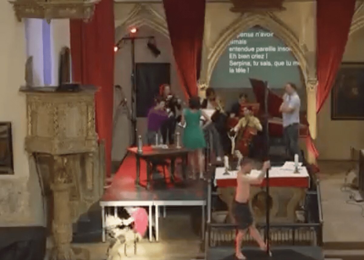 Amenazan a sacerdote por celebrar show de “Pole dance” en iglesia de Francia