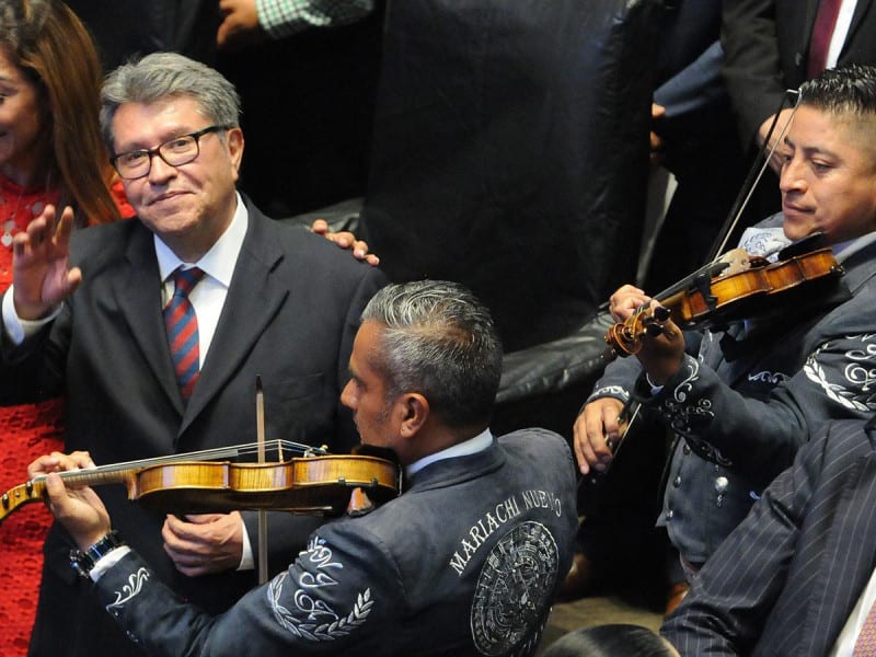 Con “La marcha de Zacatecas” en mariachi, despiden a Ricardo Monreal en el Senado