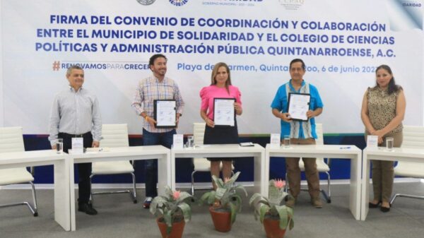 Lili Campos presidenta de Solidaridad, firma convenio para mejorar el servicio público