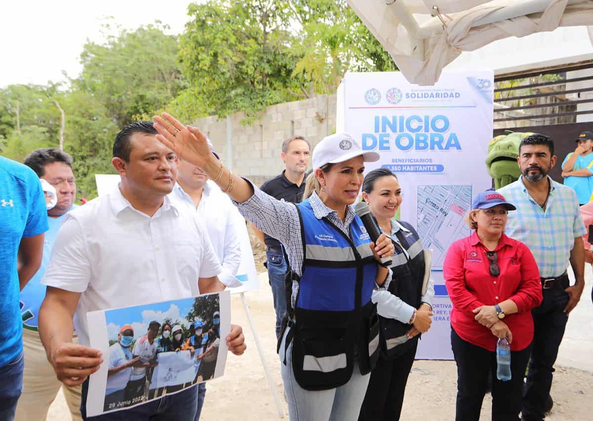 Lili Campos coloca primera piedra en construcción de área deportiva de la colonia Cristo Rey