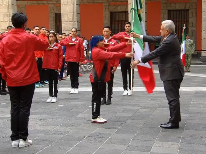 AMLO abandera a la Delegación Mexicana para los Centroamericanos