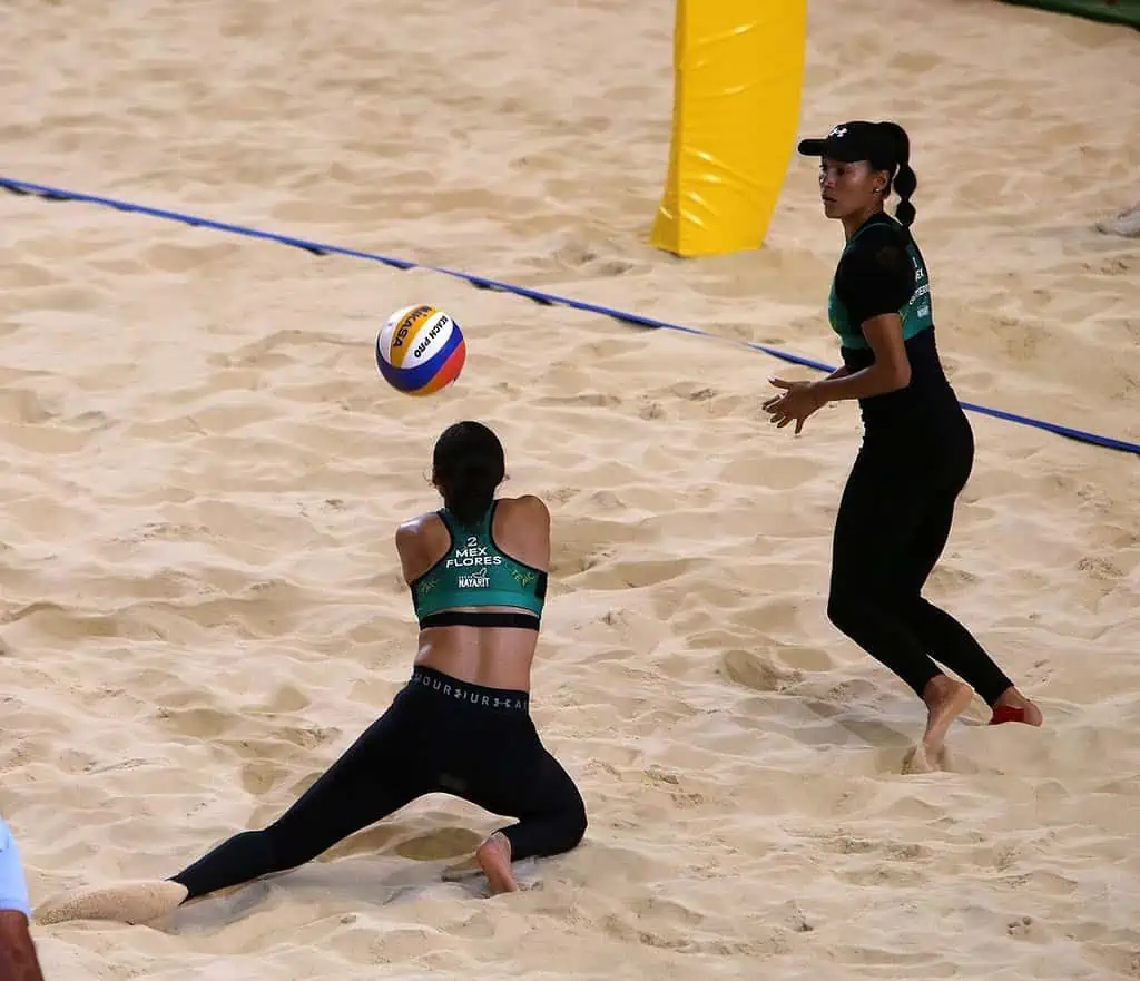 Mexicanos debutan en Centroamericanos 2023 y triunfan en voleibol de playa