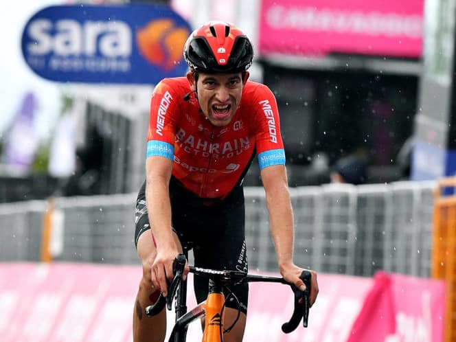 Tras caer a un barranco, muere el ciclista Gino Mader