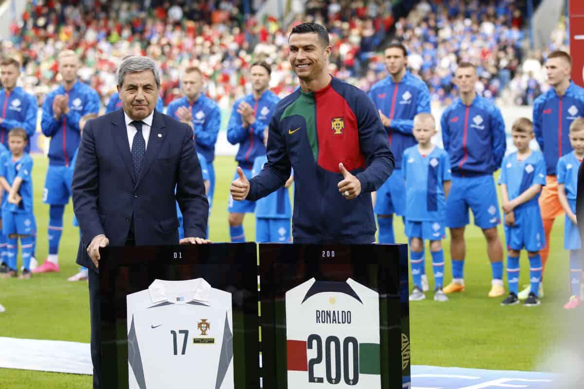 Con gol y victoria Cristiano celebra 200 partidos con Portugal