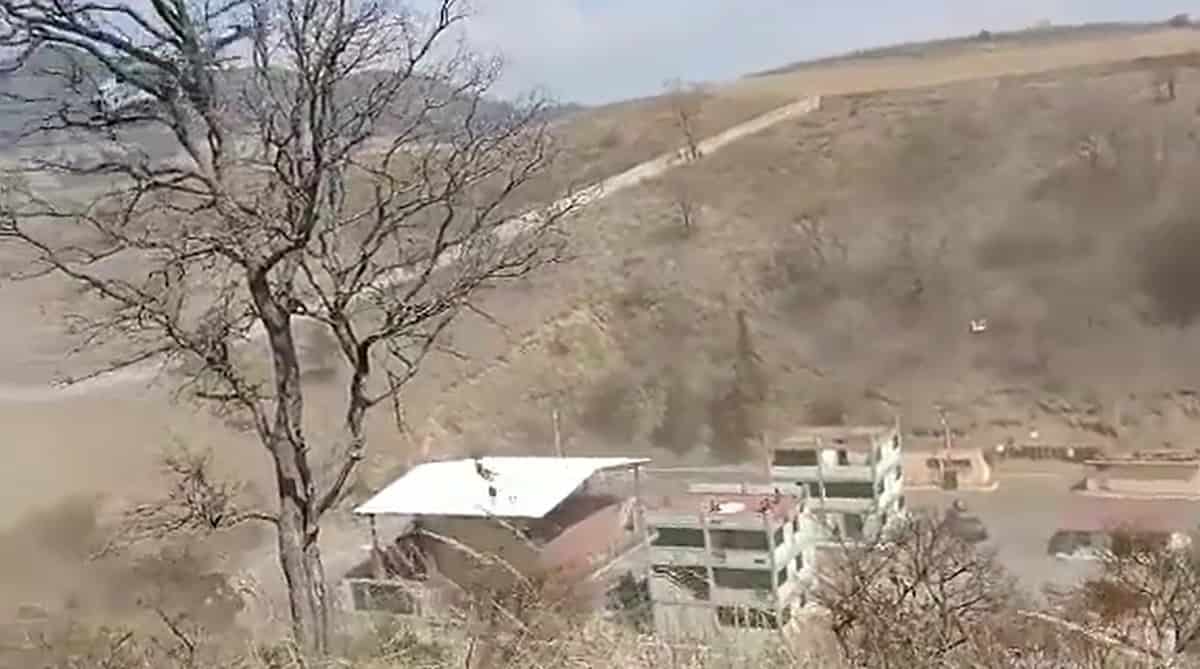 Mueren 2 militares al desplomarse helicóptero de la Sedena mientras hacían un vuelo de práctica