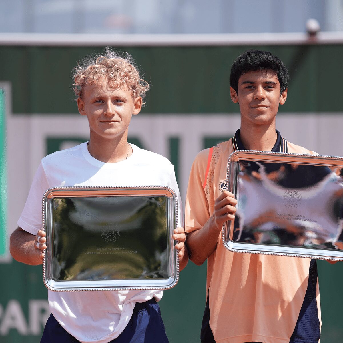 Rodrigo Pacheco es campeón de dobles en el Torneo Roland Garros junto con Yaroslav Deminl
