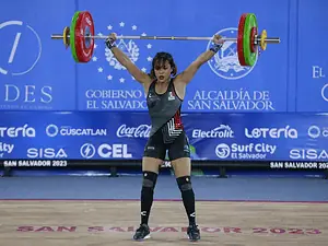 Janeth Gómez triunfa en los centroamericanos y da dos medallas más a México en halterofilia