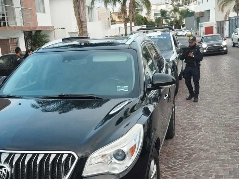 Detienen a 7 juniors por disparar con armas de gotcha contra transeúntes