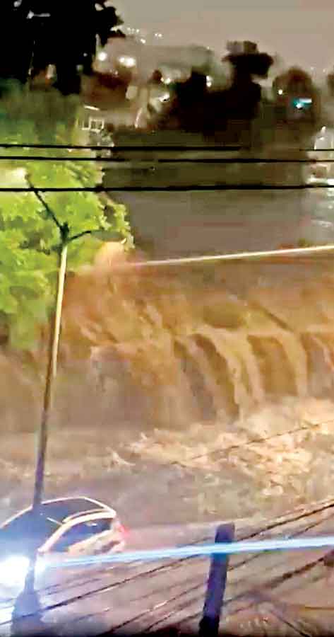 Lluvias en el Valle de México inundan casas