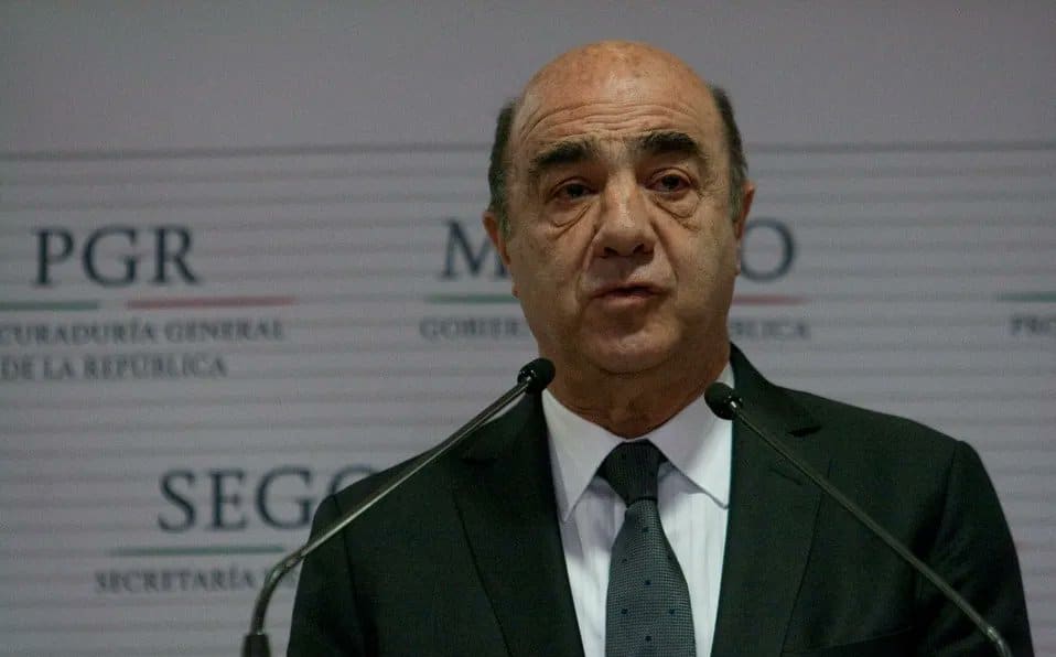 Murillo Karam, trasladado del ‘Reno’ al hospital Belisario Domínguez