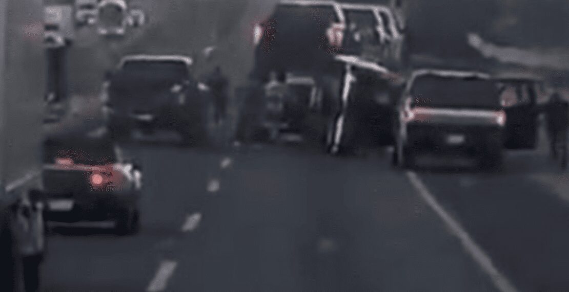 Comando armado, roba a trailero 3 camionetas de lujo    