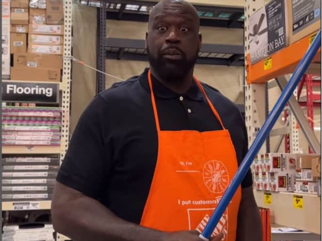 La estrella Shaquille O'Neal se pasea por Home Depot para regalar lavadoras