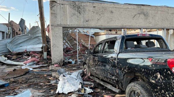 Un tornado en Texas deja como saldo 3 fallecidos y más de 75 heridos