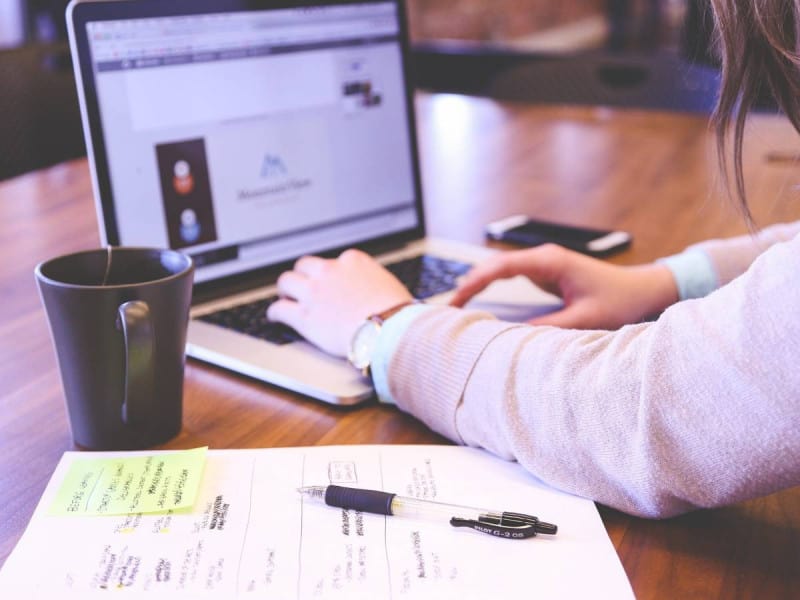 Gracias a su experiencia como ama de casa en CV… mujer se hace viral en Linkedln