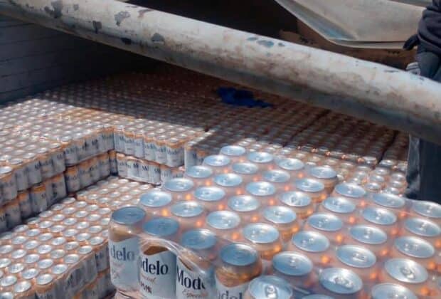 En Oaxaca detienen tráiler con cargamento de cervezas clonadas