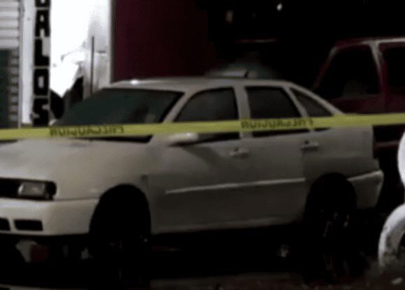 Familia pierde la vida tras quedar atrapada en su auto