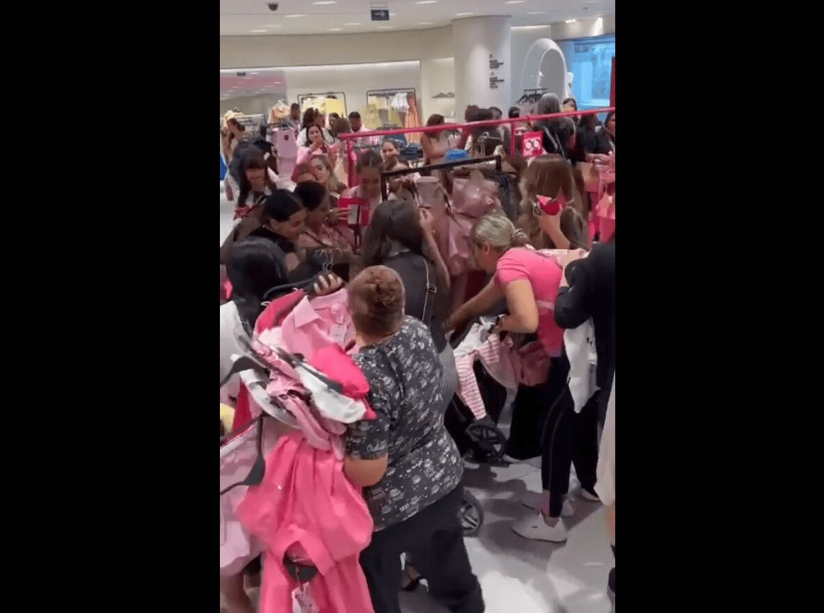 La ‘Barbiemanía’ causa caos en tiendas de ropa
