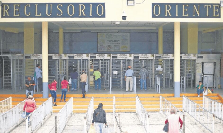 García Harfuch, asegura que la SSC investiga a custodios por riña en reclusorio Oriente