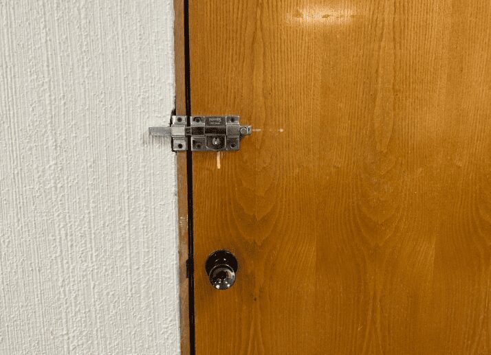 Acusan a INE de encerrar a periodistas para que no entrevisten a gobernadores