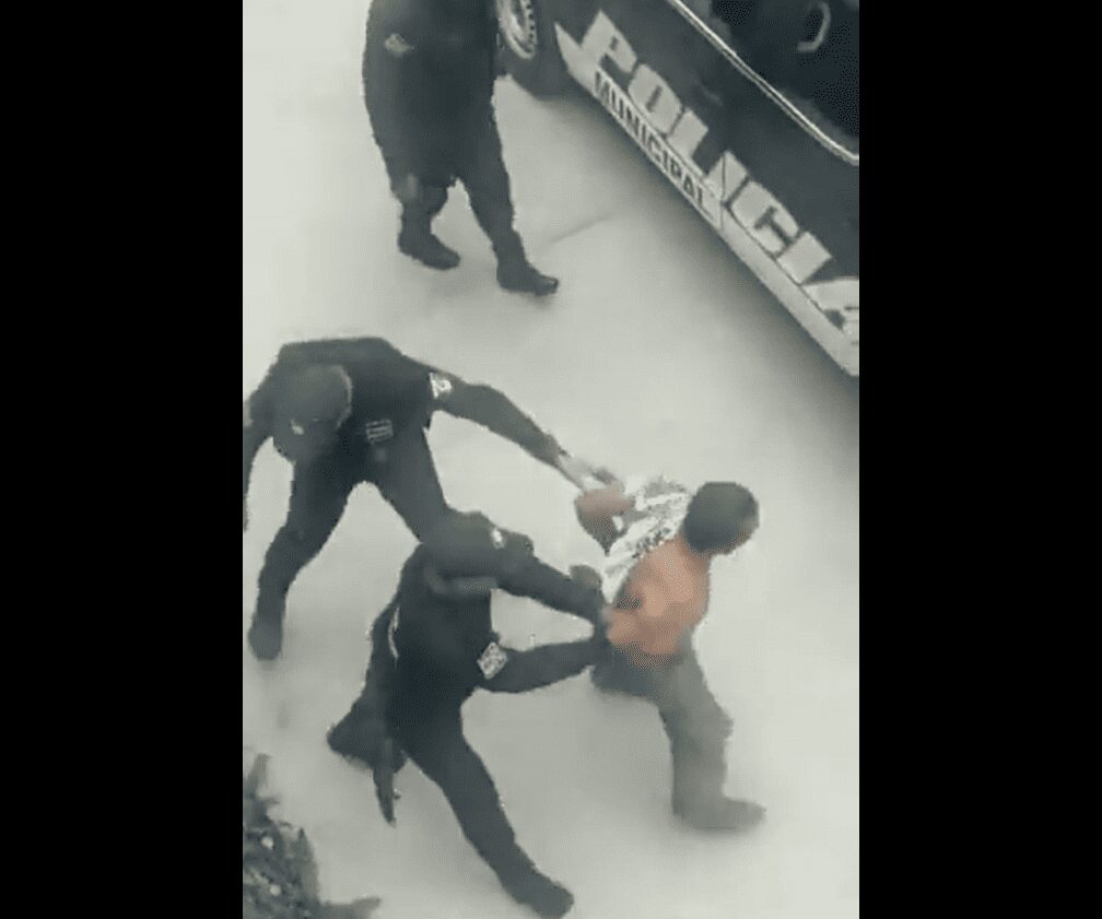 Policías de Hidalgo someten a un detenido con uso excesivo de fuerza