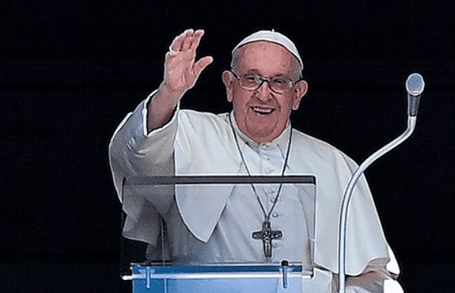 La Iglesia Católica necesita a los jóvenes para no envejecer: Papa Francisco