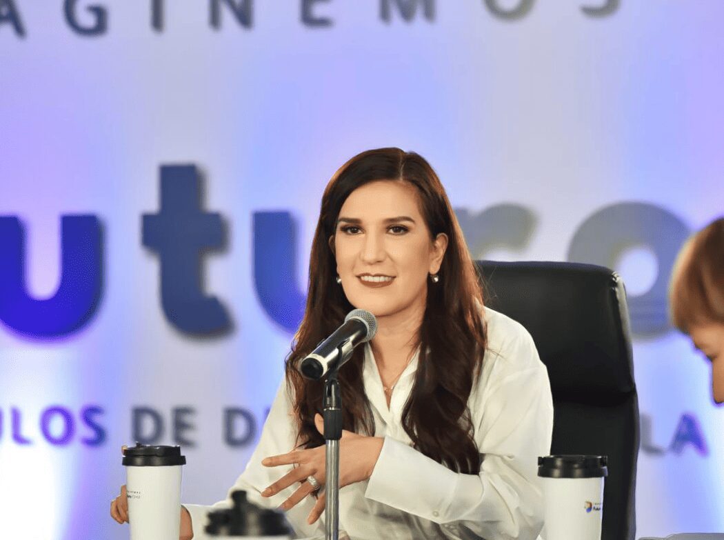 Kenia López Rabadán va por la Jefatura de Gobierno de CDMX