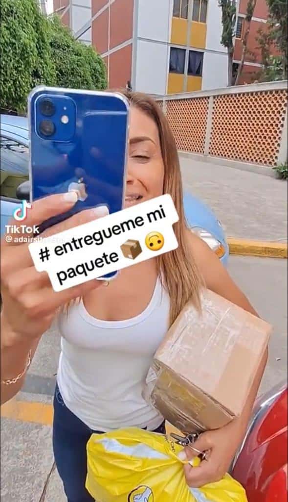 #LadyPaquete pelea con repartidores de Mercado Libre